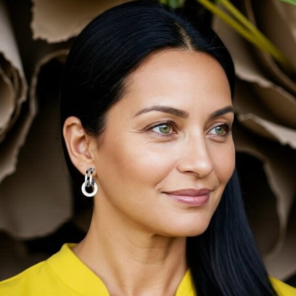 ๐ Minimalist Double Hoop Earrings 18K White Gold Plated 316L Stainless Steel - Picture 8 of 11